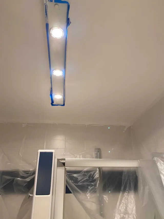 Bagno protetto per la pittura del soffitto